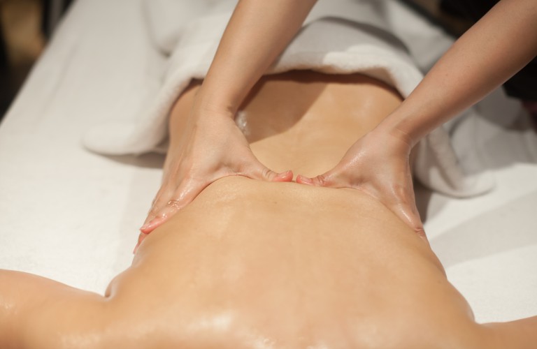 massage-aux-huiles-aromatiques1